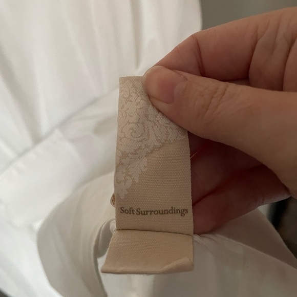 Soft Surroundings White 3/4 Sleeve Tunic Blouse Size Medium - Picture 5 of 9